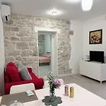 Апартаменты Small Escape Задар