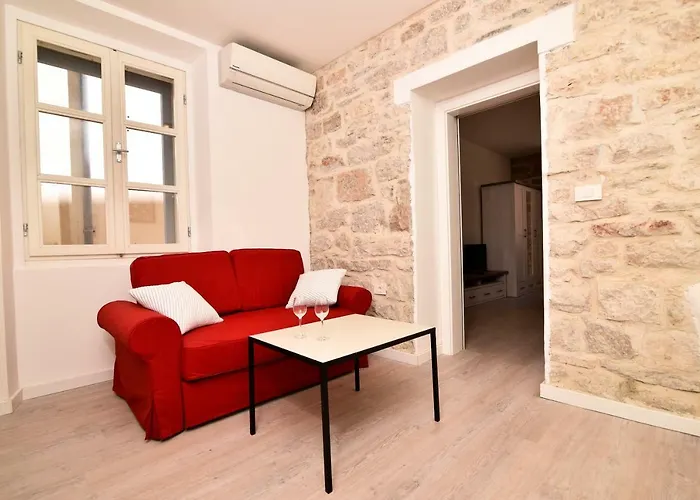 Apartment Small Escape