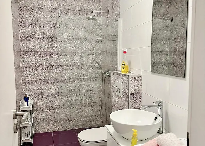 Small Escape Apartman